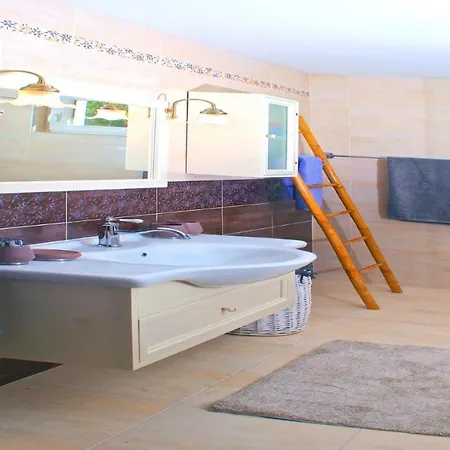 Blue Brajda With Pool Guest house *